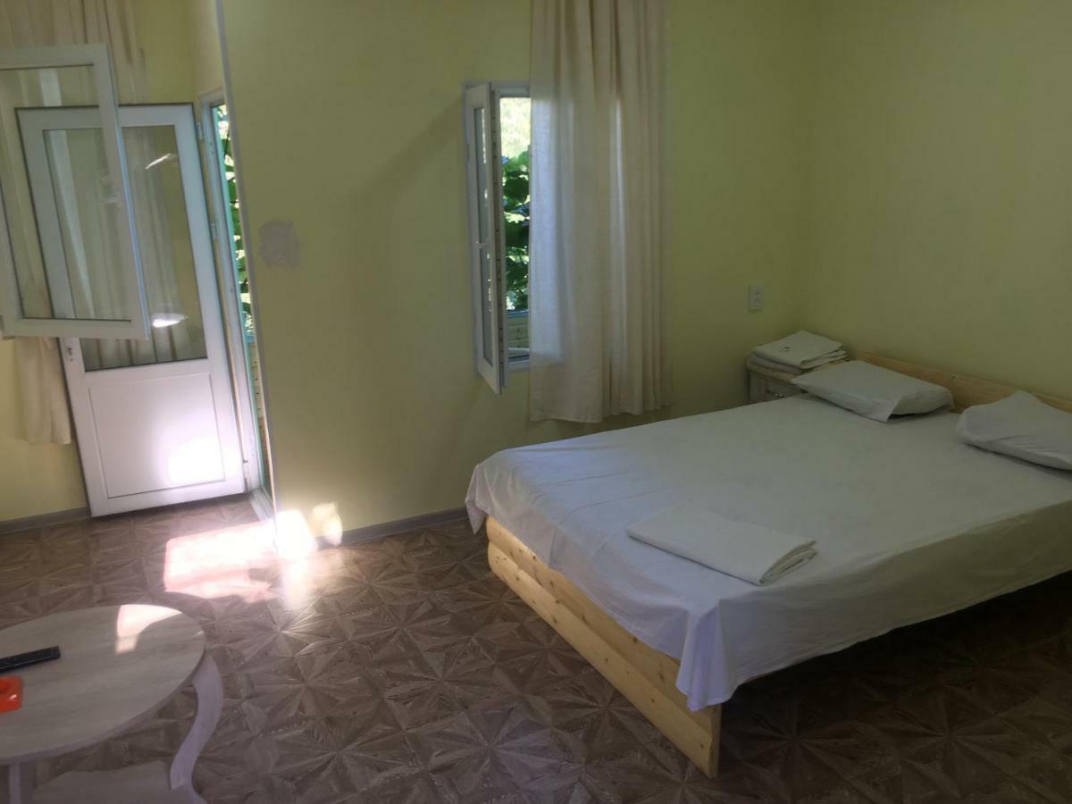 Hotel Texas Tbilisi Buitenkant foto